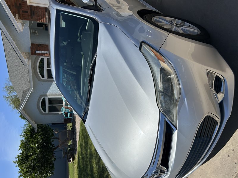 Detailed silver Toyota Avalon, front exterior view